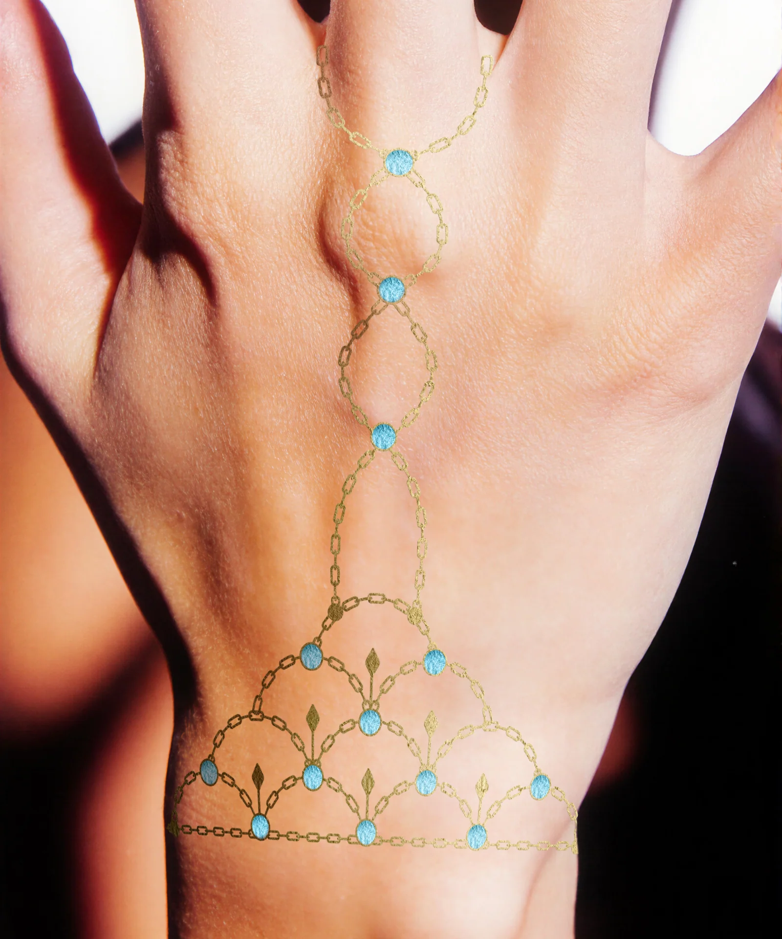 Scallop Hand Chain Bodybond - Image 3