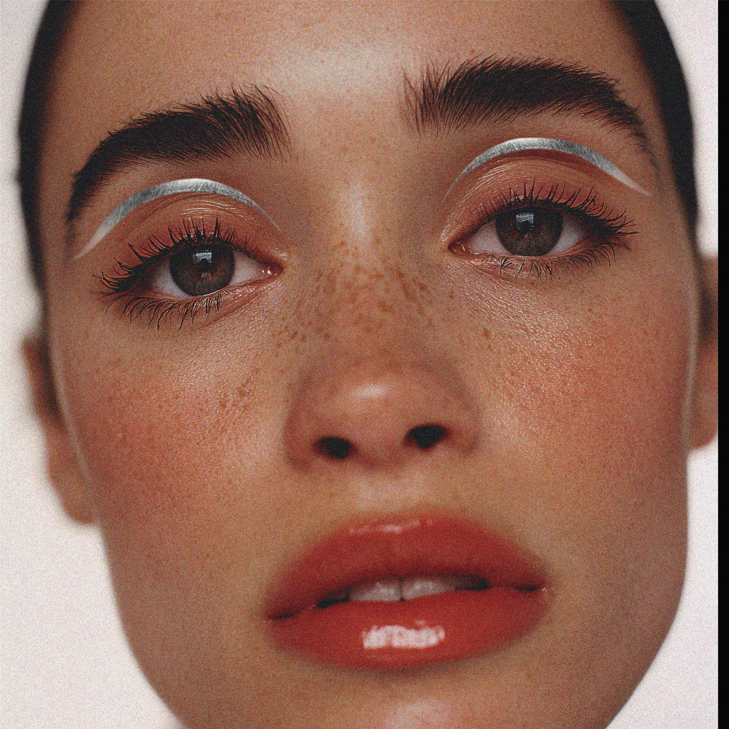 Silver Wing Eyeliner - Image 3
