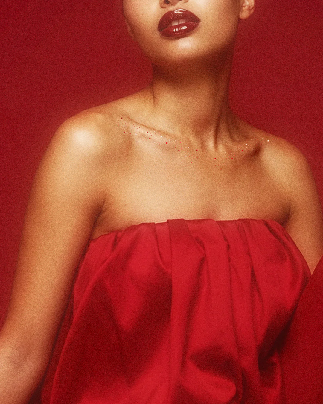 Sweetheart Decolletage - Image 6